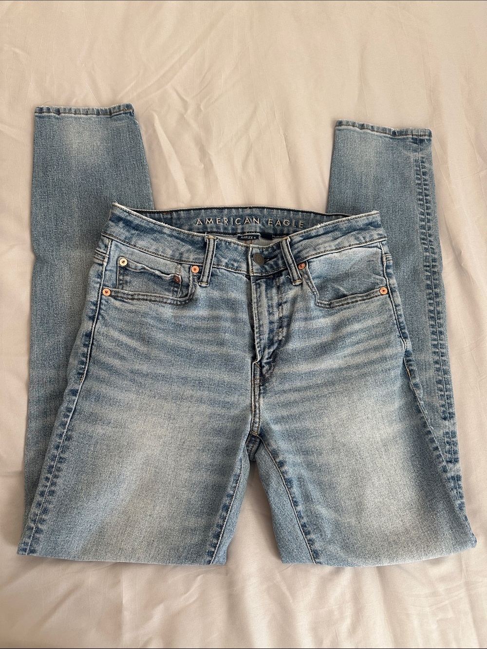 American Eagle Outfitters Men’s athletic skinny light wash